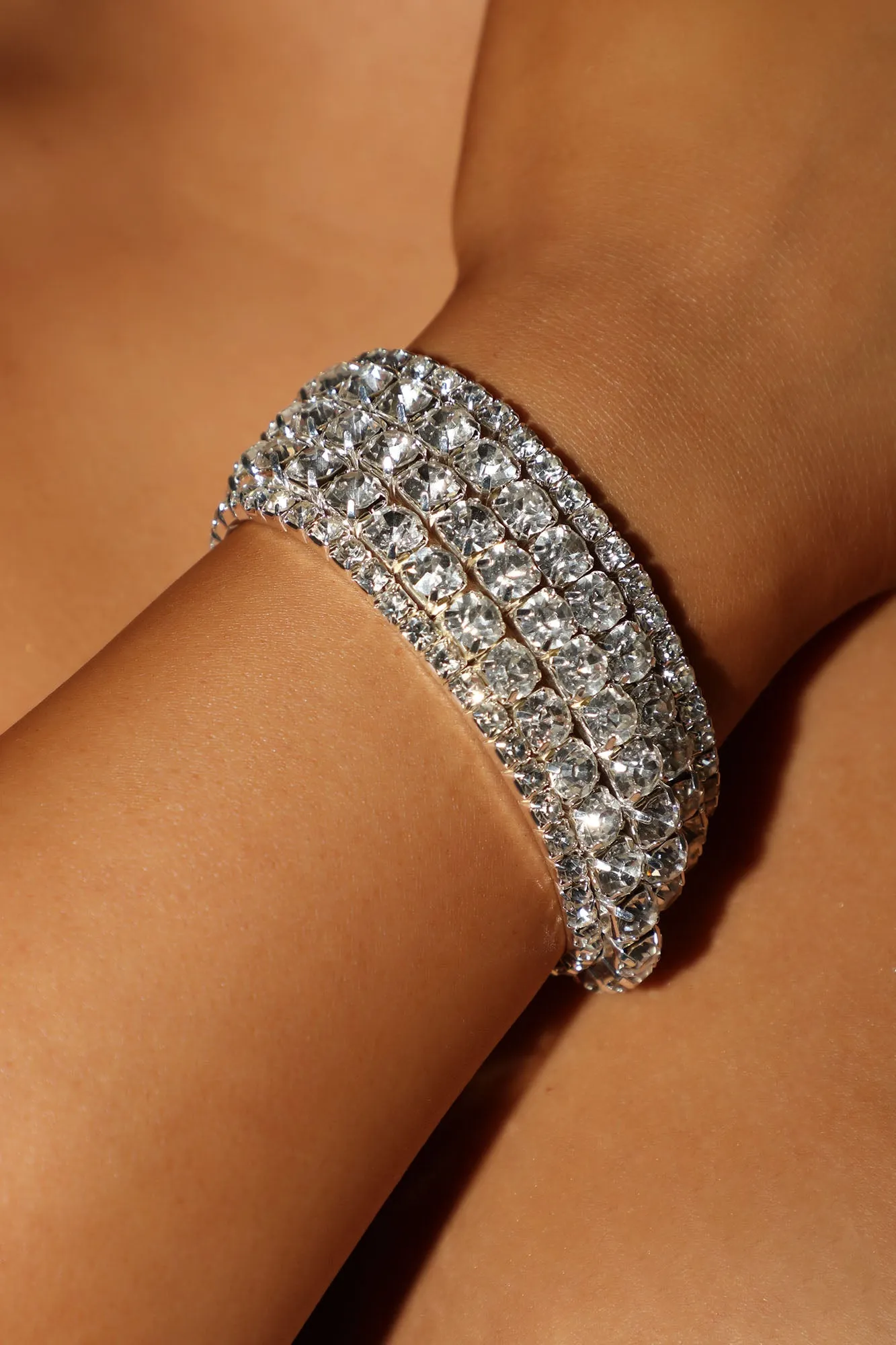 A Little Glam Moment 5 Piece Bracelet Set - Silver