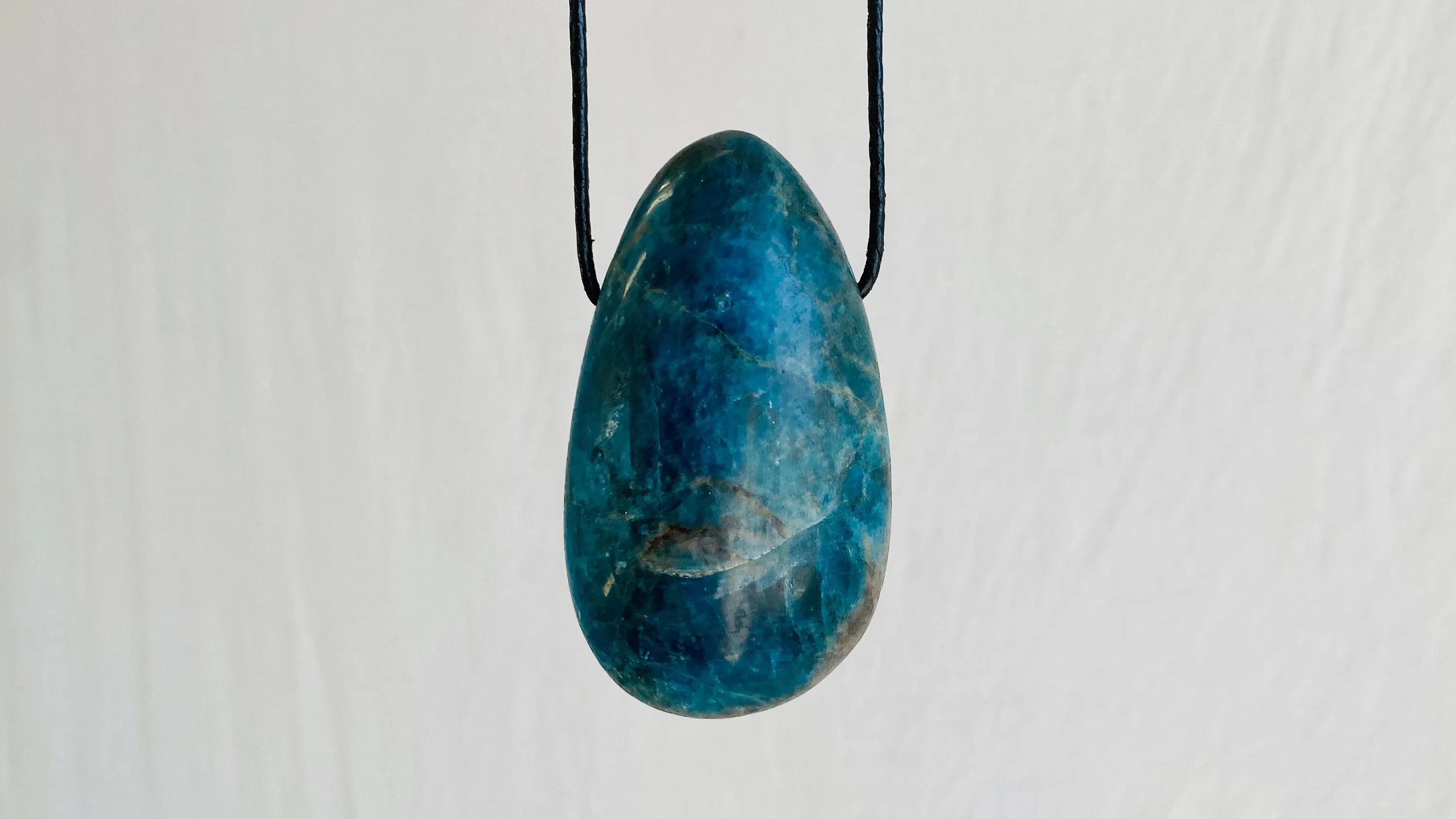 Blue Apatite and Silver Pendant Necklace.