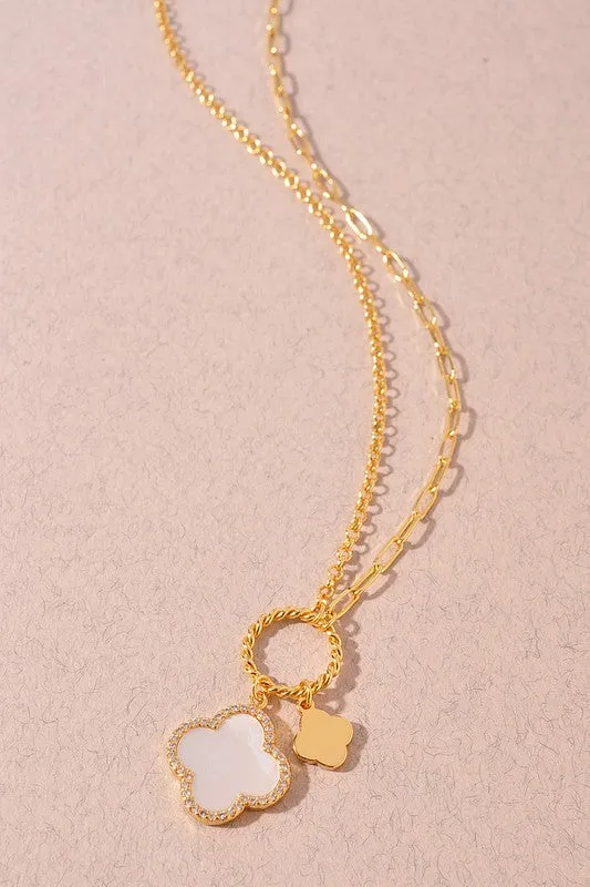 Clover Pendant Necklace/ White