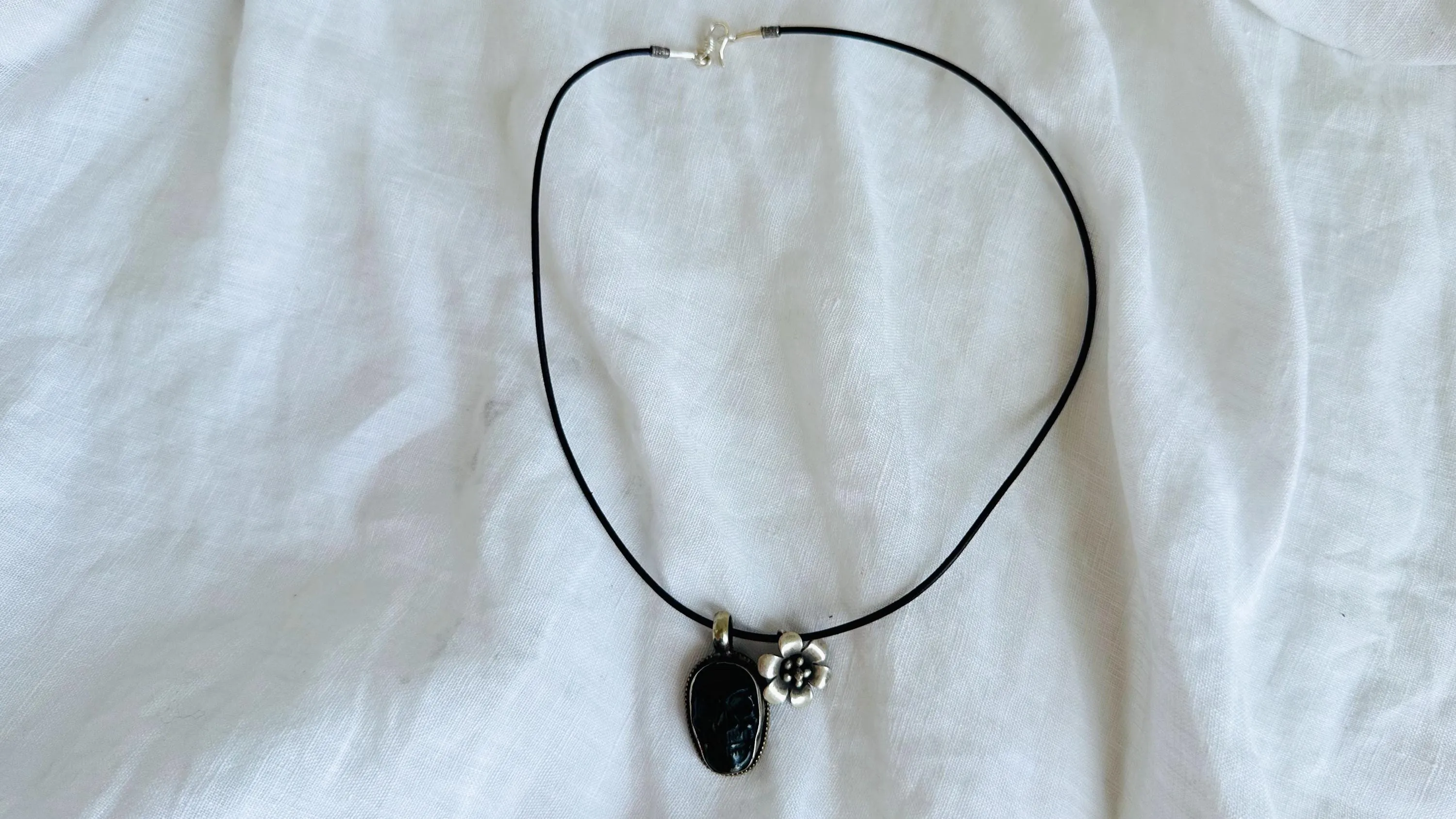 Labradorite Skull Pendant Necklace. Nepalese. 2274