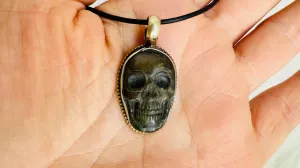 Labradorite Skull Pendant Necklace. Nepalese. 2284